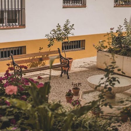 Apartamento Jardin De Santa Paula Sevilla Exterior foto