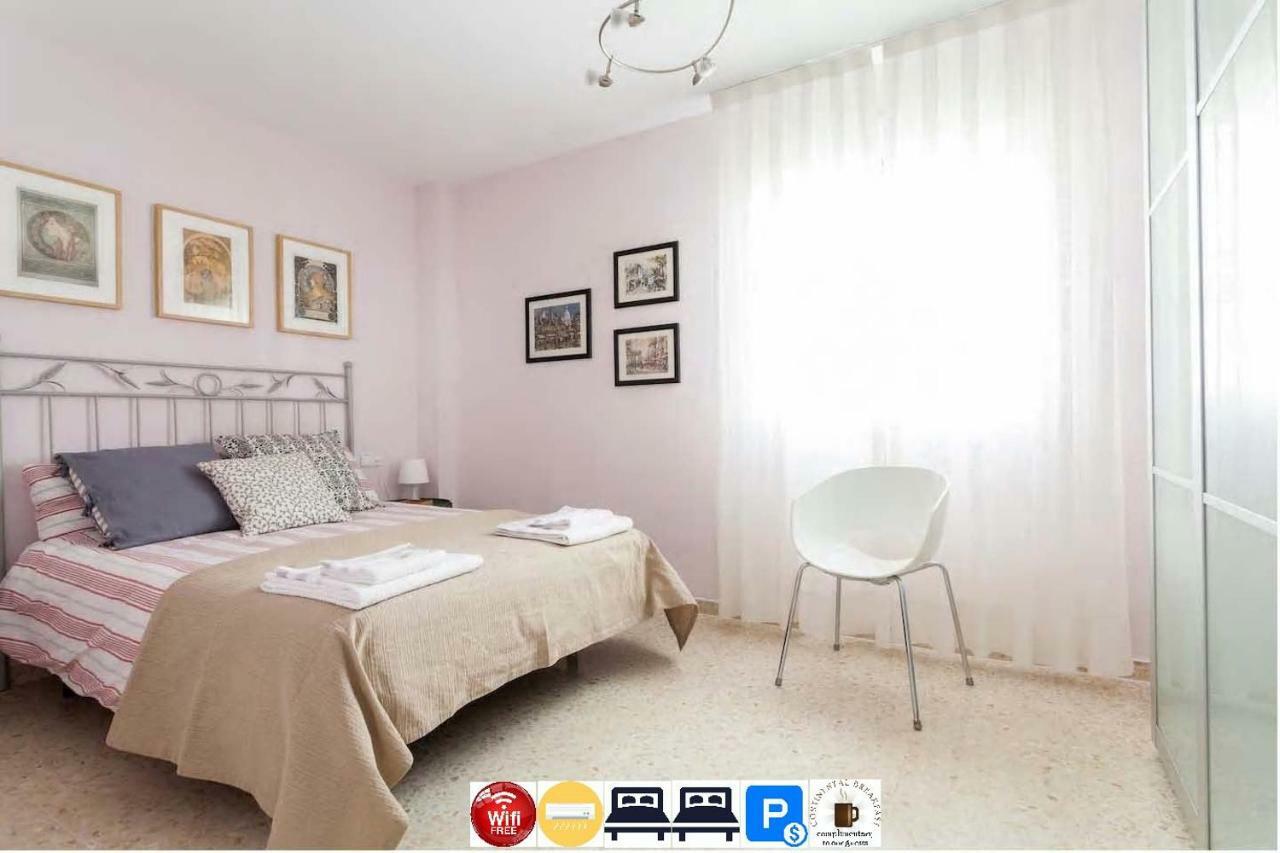 Apartamento Jardin De Santa Paula Sevilla Exterior foto